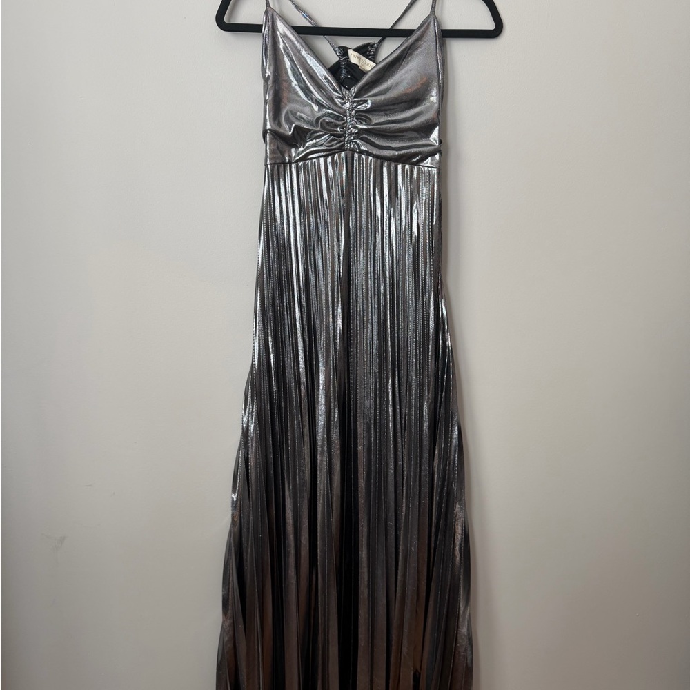 Thirty Thirty Metallic Pleated Maxi Dress | Silver | Size L